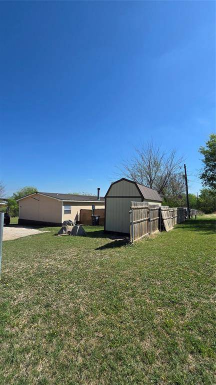 119 Enchanted Lakes Drive, Azle, TX 76020