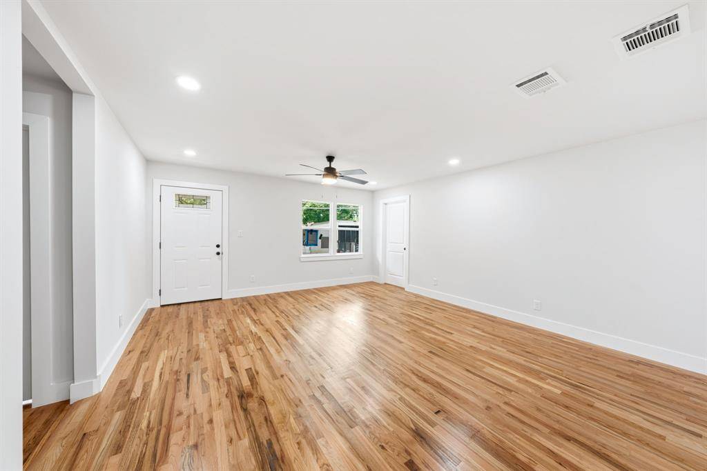 4027 Dutton Drive, Dallas, TX 75211