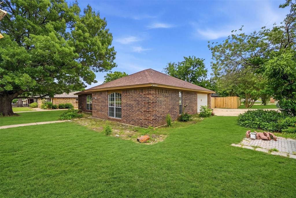 1838 W Taylor Street, Sherman, TX 75092
