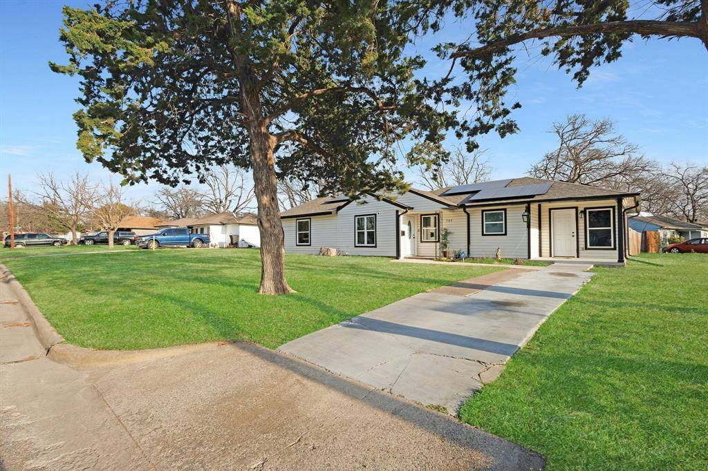709 SW Dallas Street, Grand Prairie, TX 75051