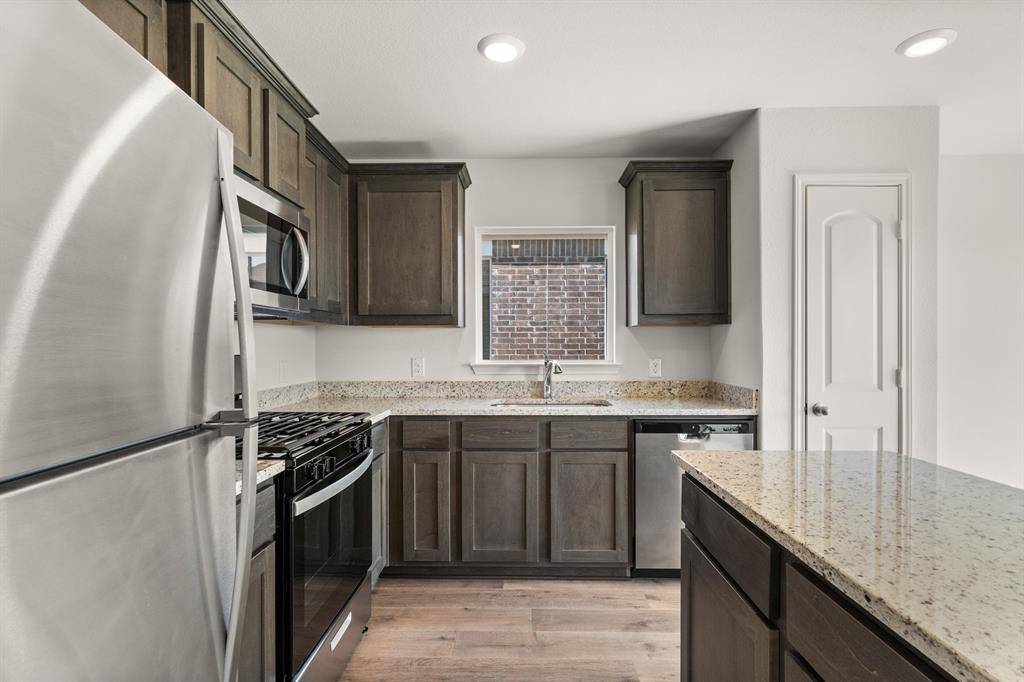 13429 Gitty Up Circle, Cresson, TX 76035