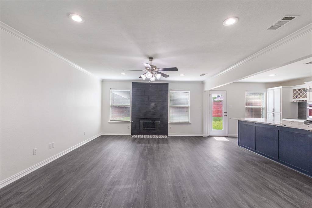 901 Saddle Drive, Euless, TX 76039