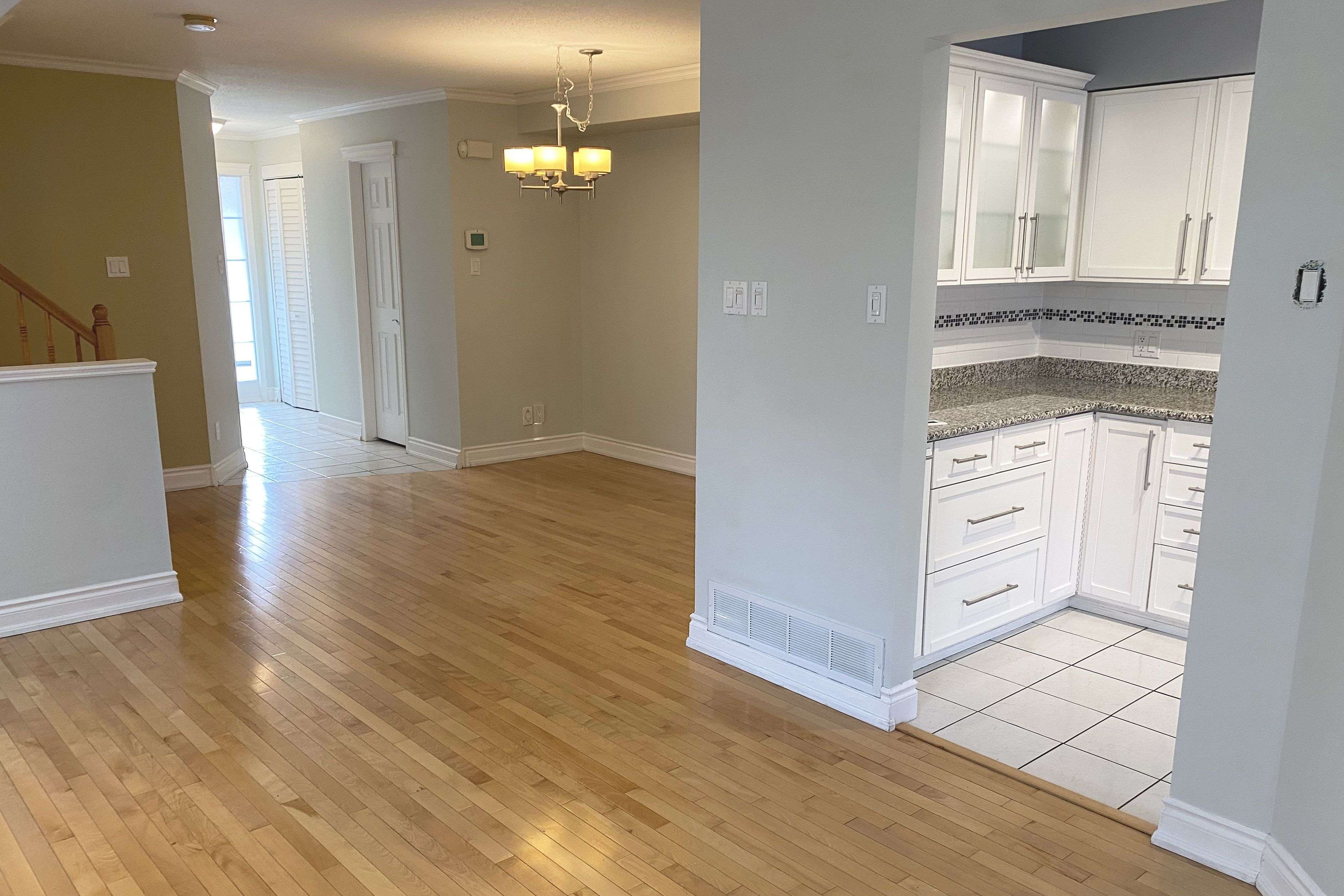 311 Southcrest Private, Billings Bridge - Riverside Park And Area, ON K1V 2B7