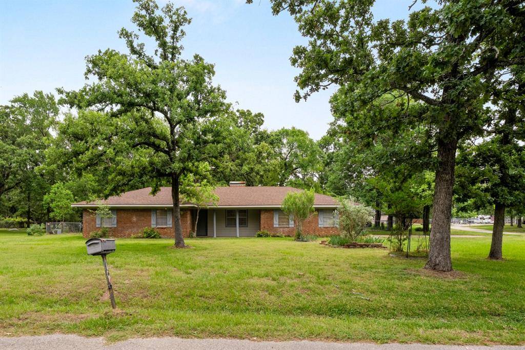 1 Oakridge Circle, Star Harbor, TX 75148