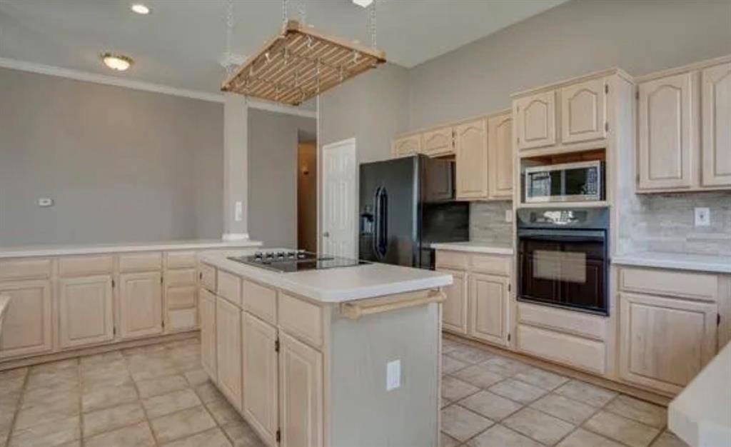 5837 Poole Drive, The Colony, TX 75056