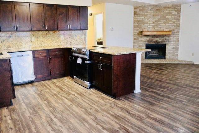 300 Shady Valley Drive, Mansfield, TX 76063