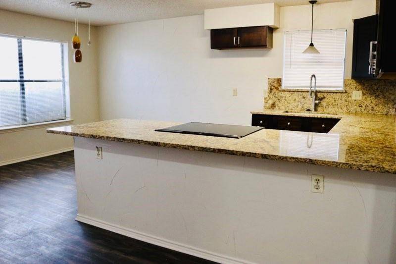 300 Shady Valley Drive, Mansfield, TX 76063