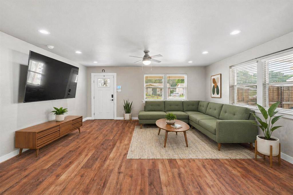 10011 Mill Valley Lane, Dallas, TX 75217