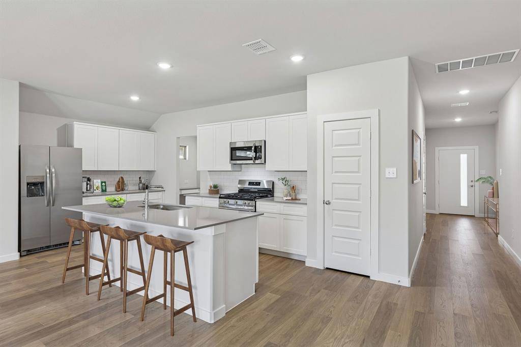 920 Mossy Oak Drive, Alvarado, TX 76009