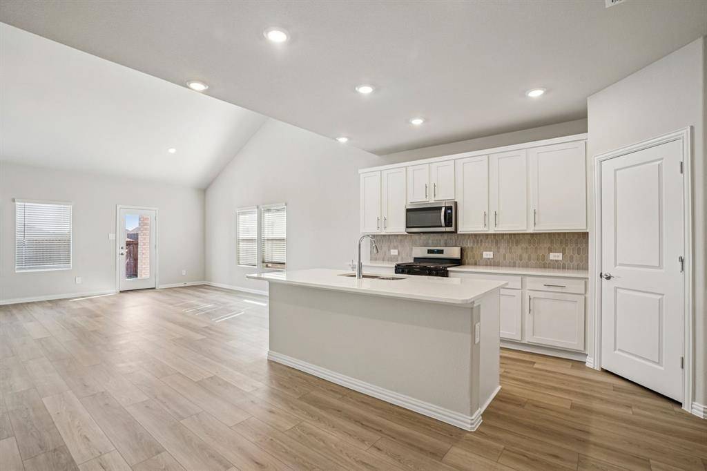 1935 Furlong Drive, Seagoville, TX 75159