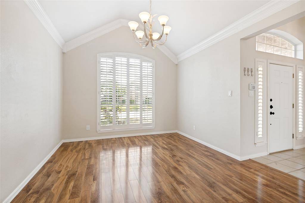 1052 E Seminole Trail, Carrollton, TX 75007