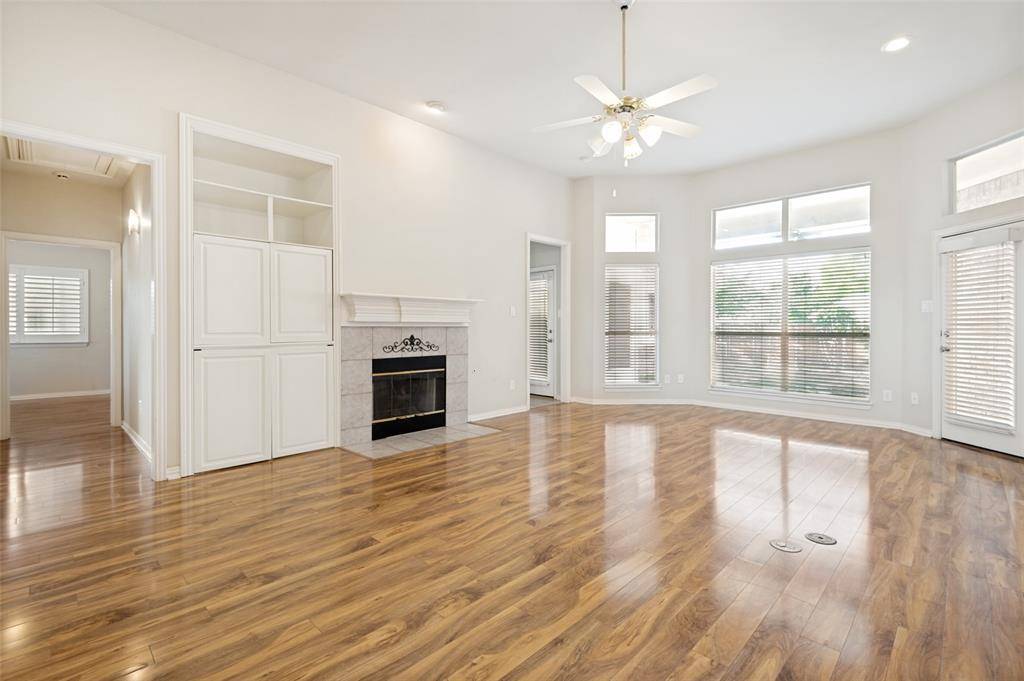 1052 E Seminole Trail, Carrollton, TX 75007