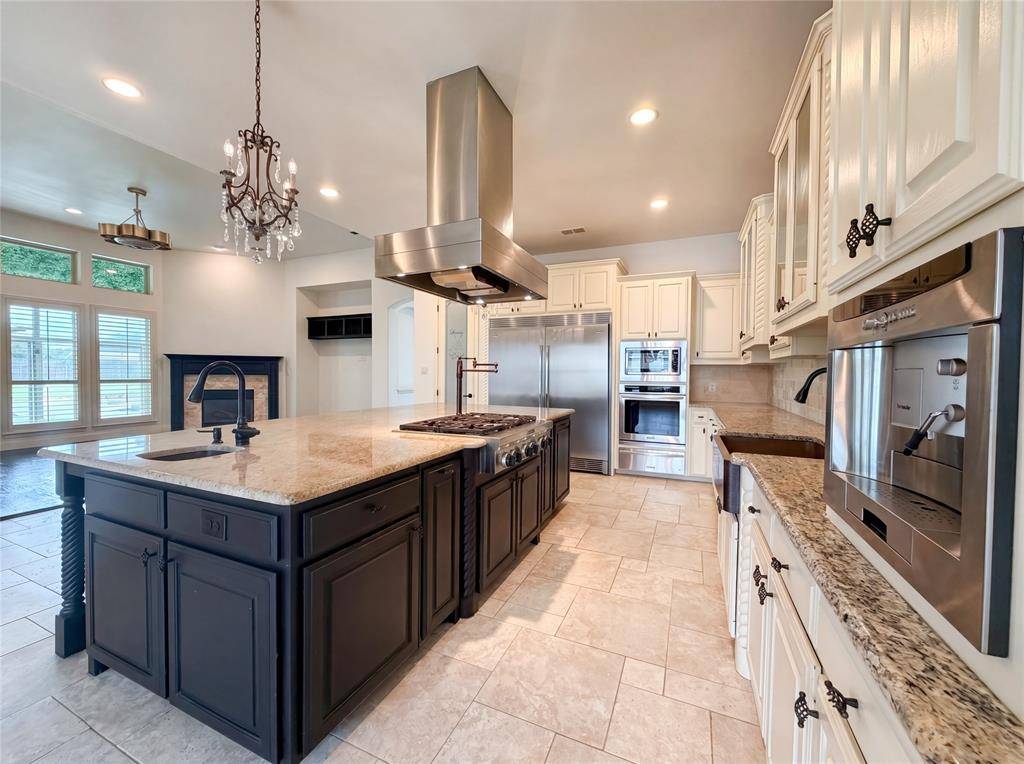 715 Simmons Road, Double Oak, TX 75077