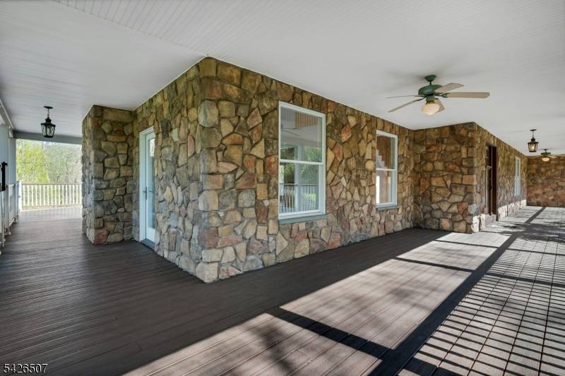 28 Alize Dr, Kinnelon Boro, NJ 07405