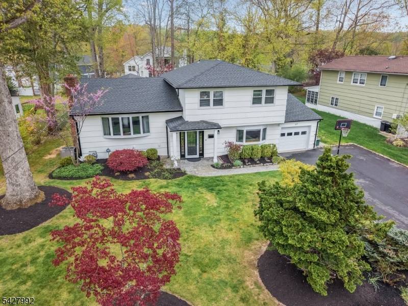 67 Woodbine Cir, New Providence Boro, NJ 07974