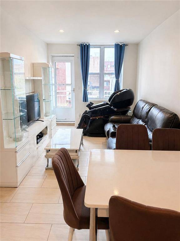 714 59th ST #4A, Brooklyn, NY 11220