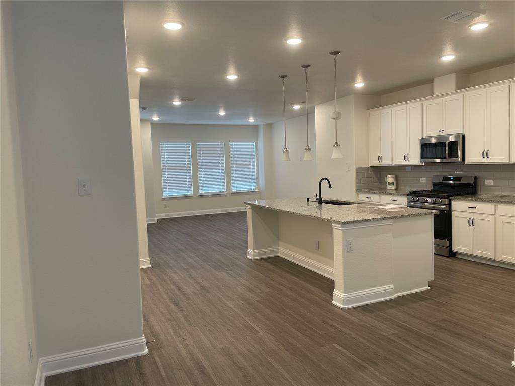 124 Peach Orchard Lane, Euless, TX 76040