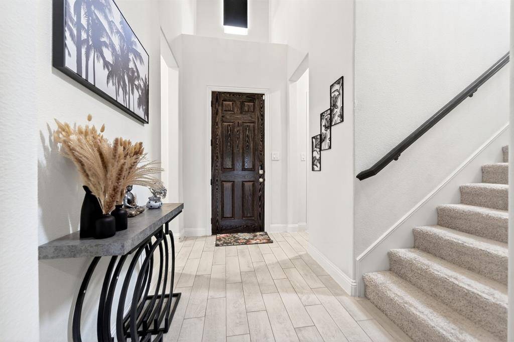 12733 Royal Oaks Lane, Farmers Branch, TX 75234