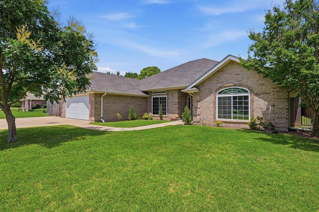912 Wheeler Creek Drive, Gainesville, TX 76240