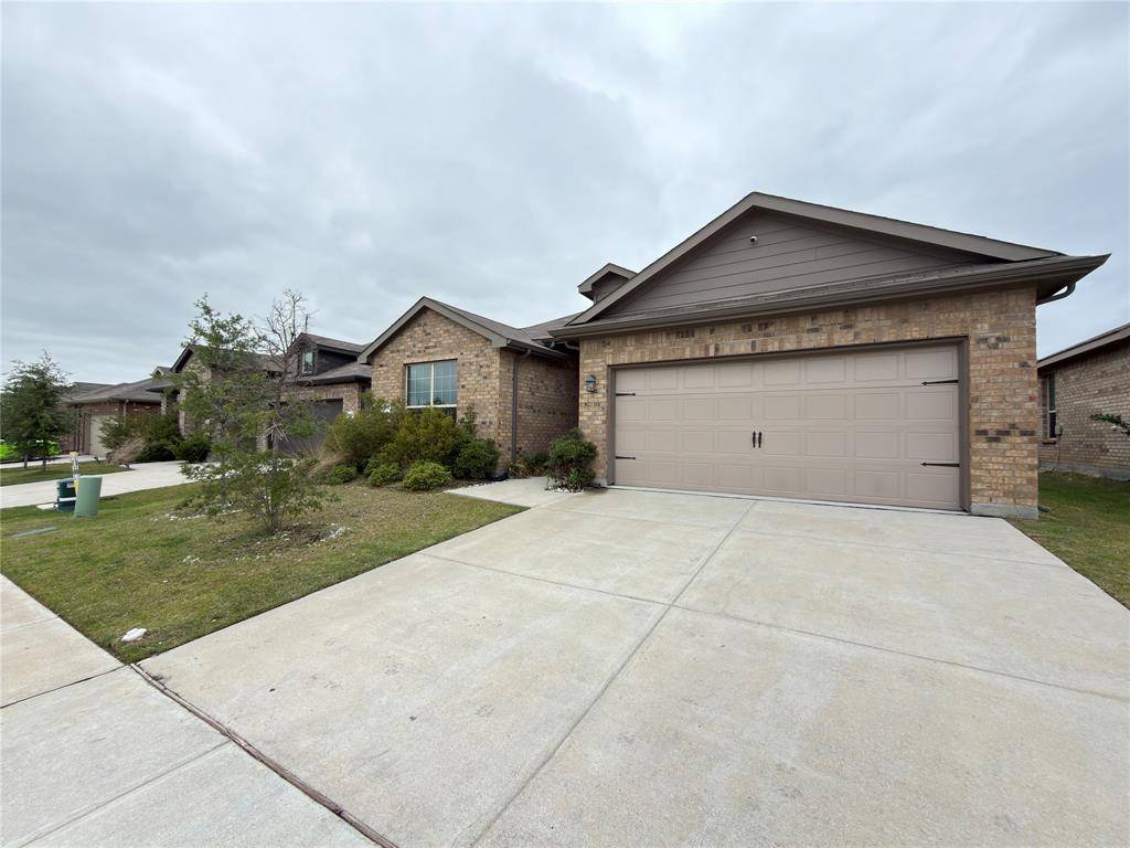 8916 Old Rawhide Lane, Fort Worth, TX 76179