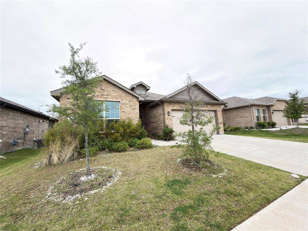 8916 Old Rawhide Lane, Fort Worth, TX 76179