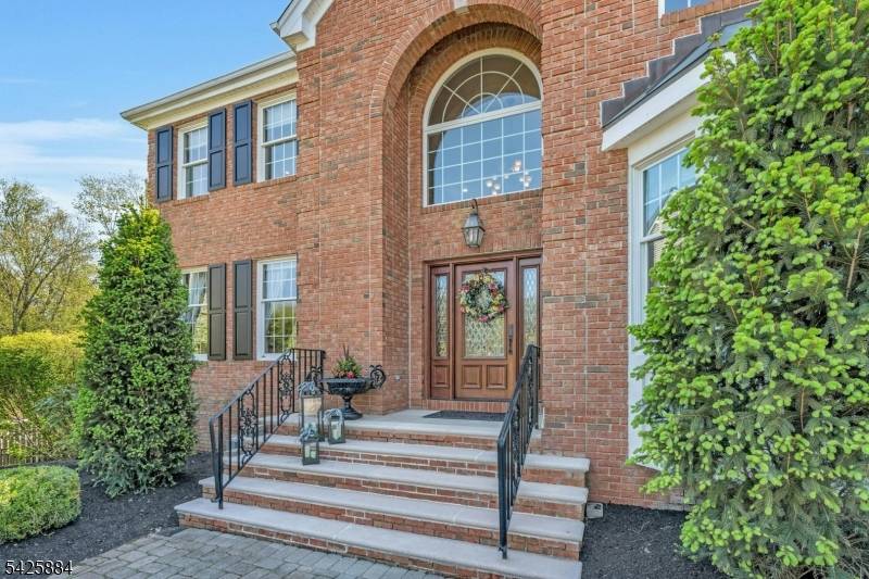 15 Fieldstone Ct, East Hanover Twp., NJ 07936
