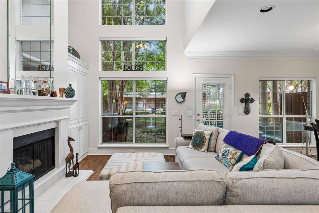 4147 Towne Green Circle, Addison, TX 75001