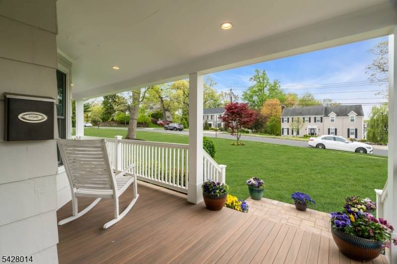 1050 Lawrence Avenue, Westfield Town, NJ 07090