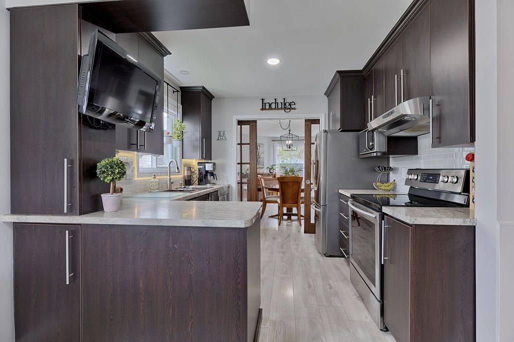 29 Peacock CRES, Barrhaven, ON K2J 3P8