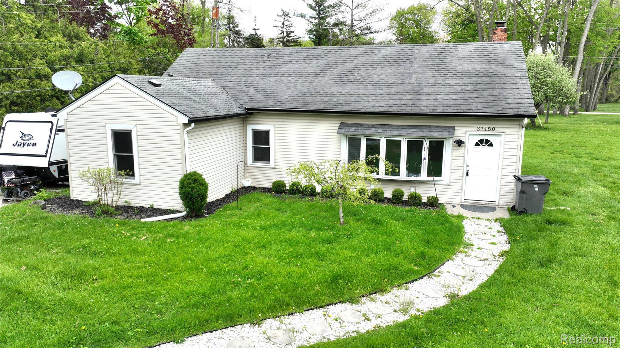 37480 Hayes RD, Clinton Charter Township, MI 48038