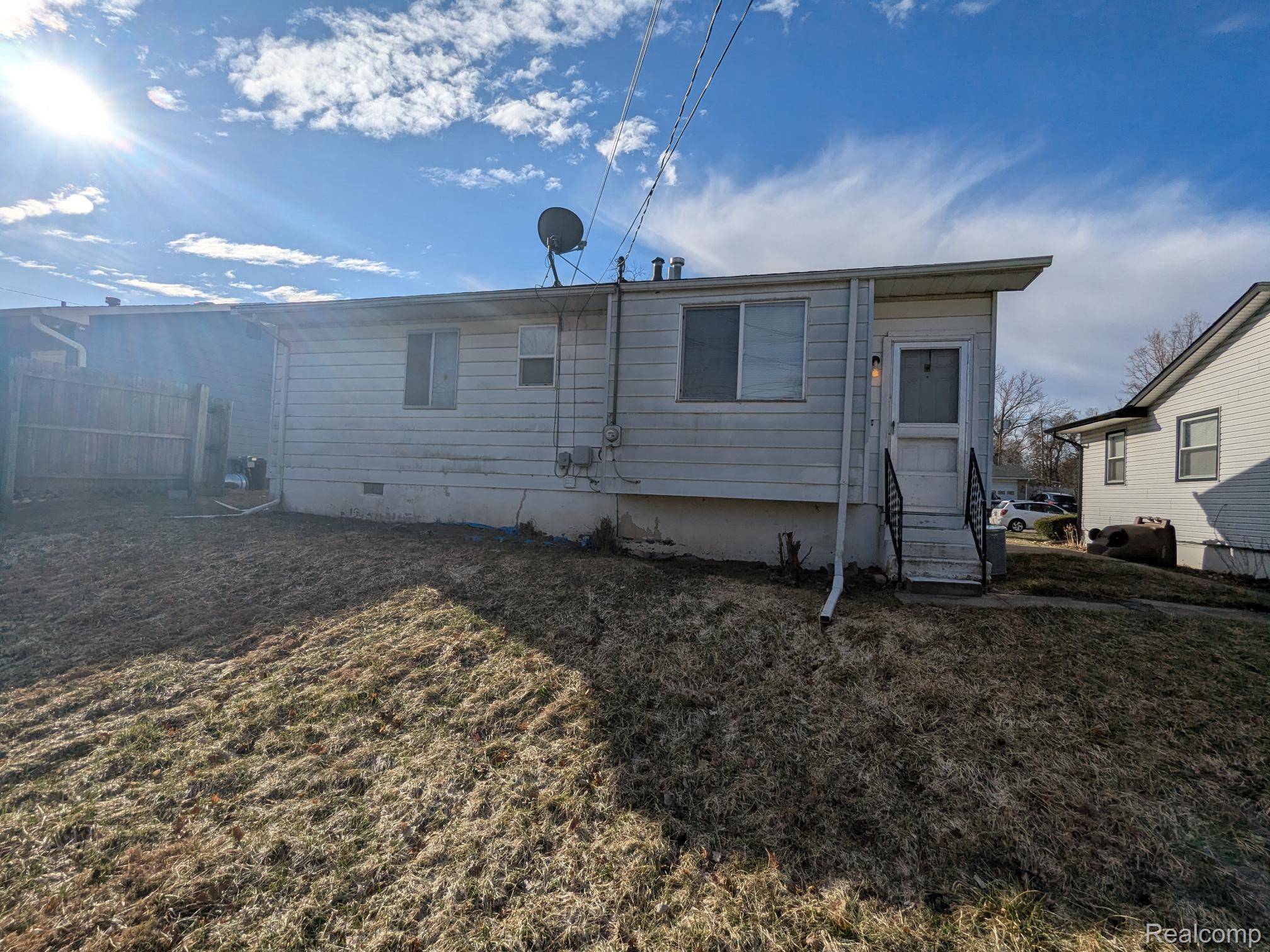 594 Colorado AVE, Pontiac, MI 48341