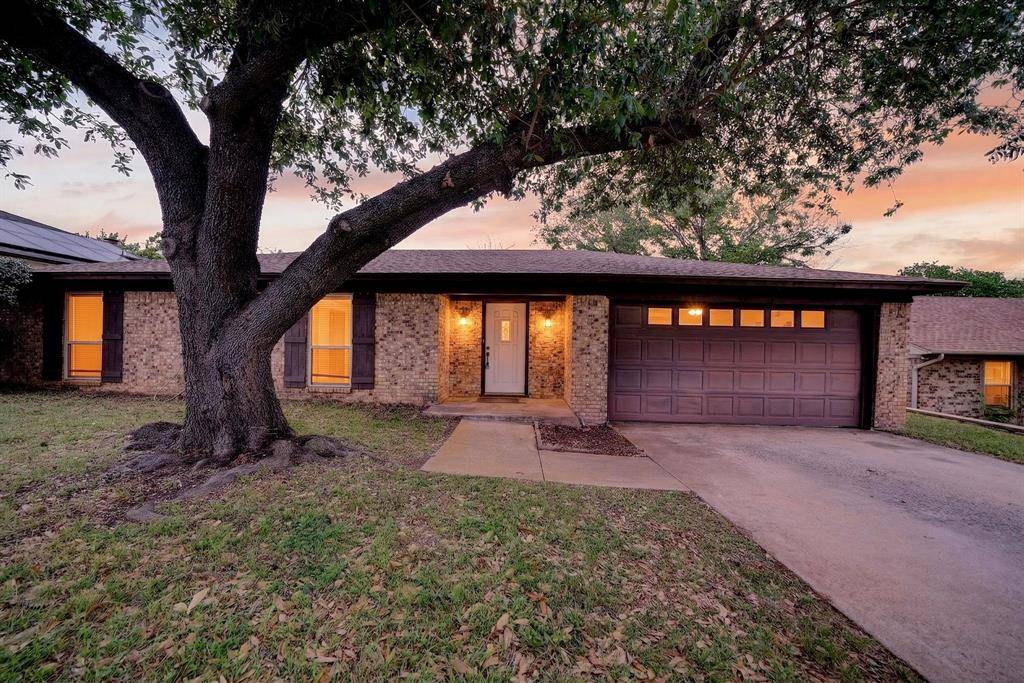 717 Steeplechase Drive, Bedford, TX 76021
