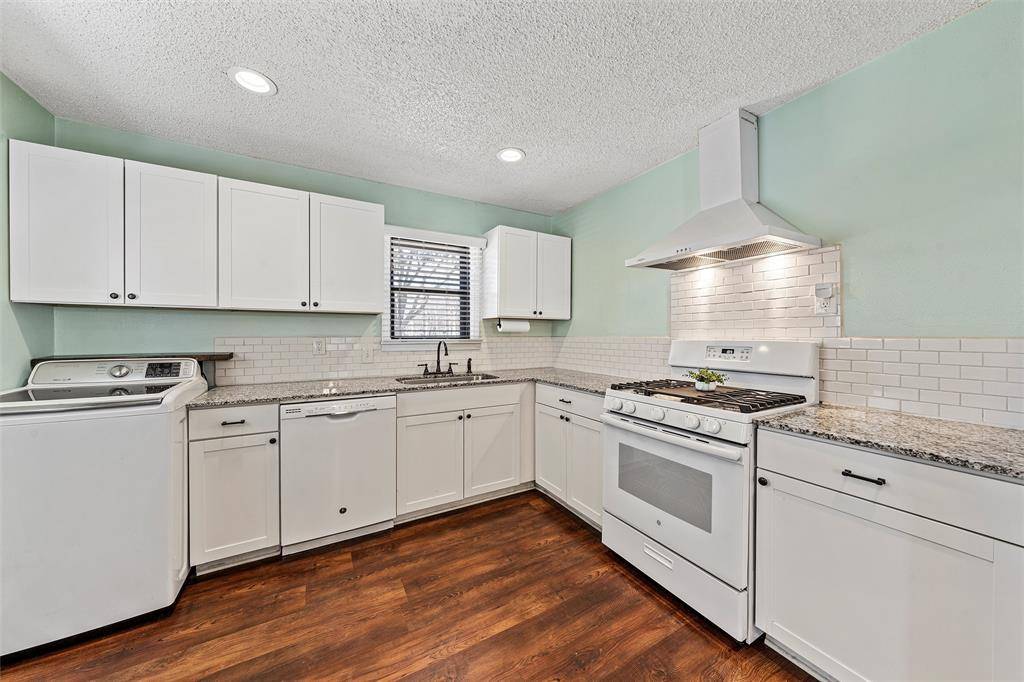 216 Avenue I, Lacy Lakeview, TX 76705