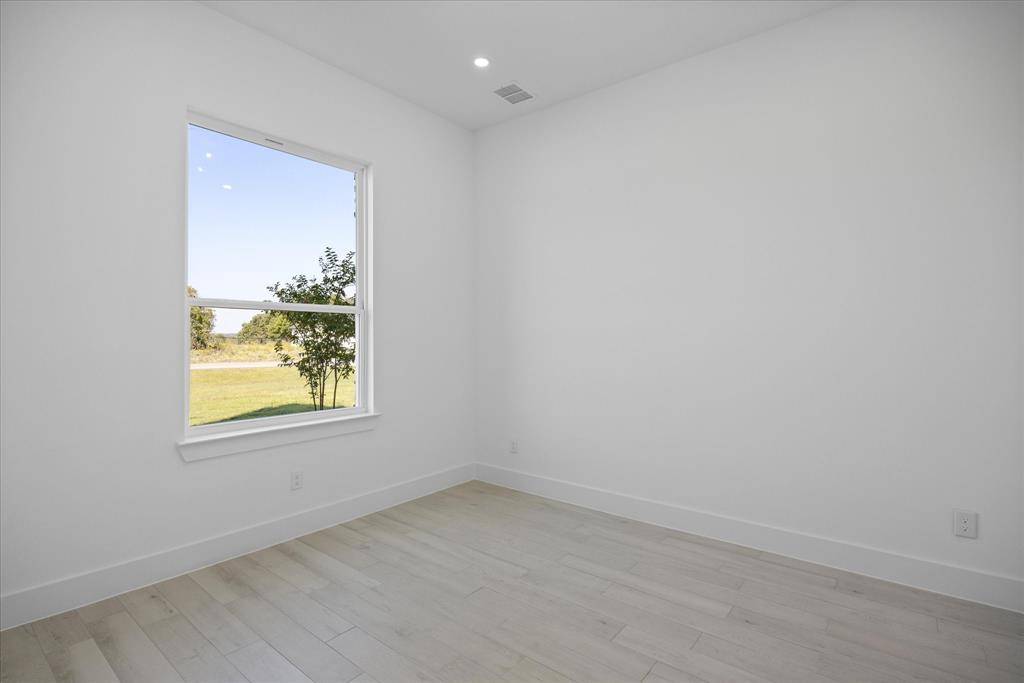 2057 Glenhollow Drive, Weatherford, TX 76088