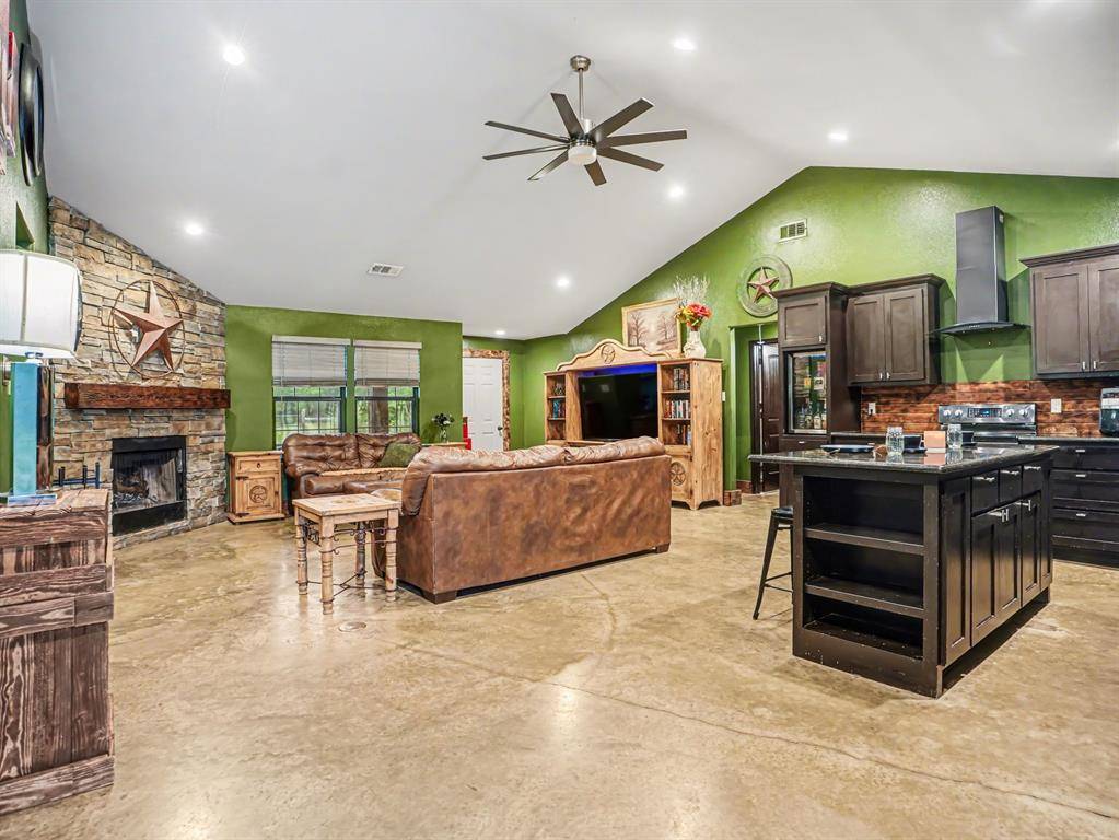 17821 County Road 4069, Kemp, TX 75143