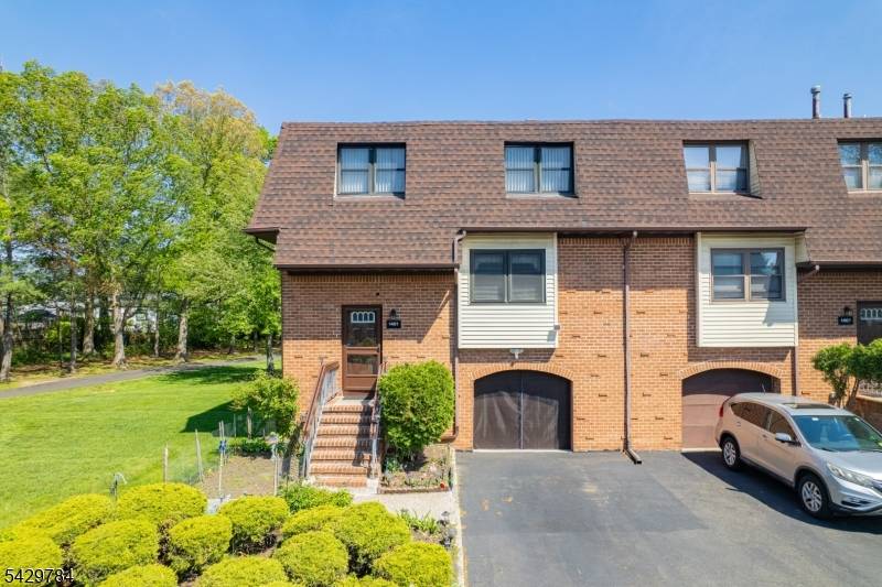 1401 N Oaks Blvd, North Brunswick Twp., NJ 08902