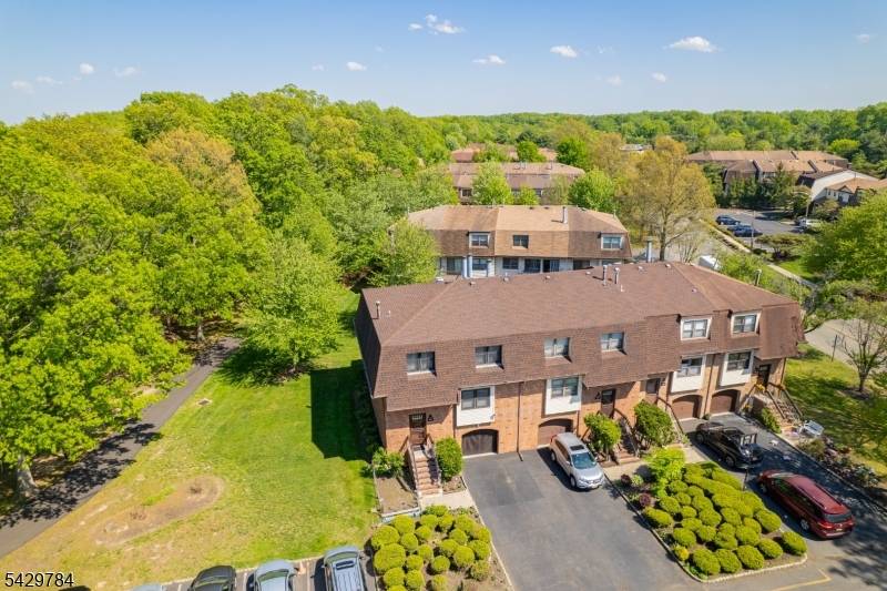 1401 N Oaks Blvd, North Brunswick Twp., NJ 08902