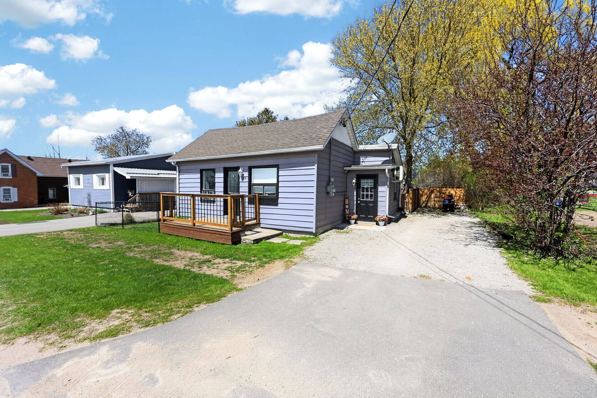 153 Veterans LN, Tay, ON L0K 2A0