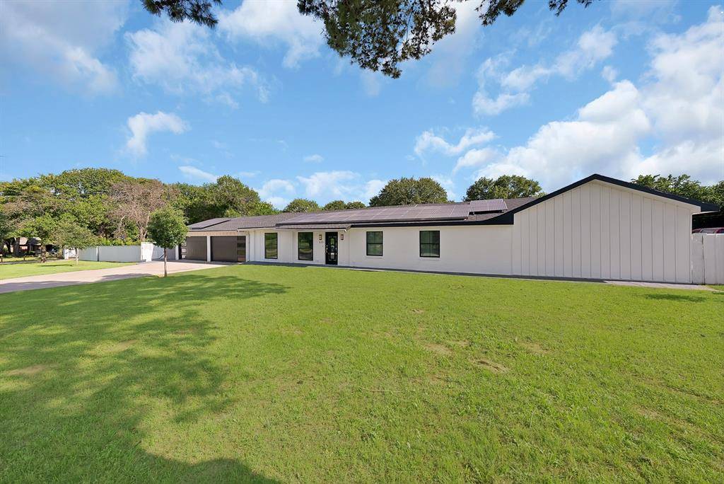 620 E 6Th Street, Springtown, TX 76082