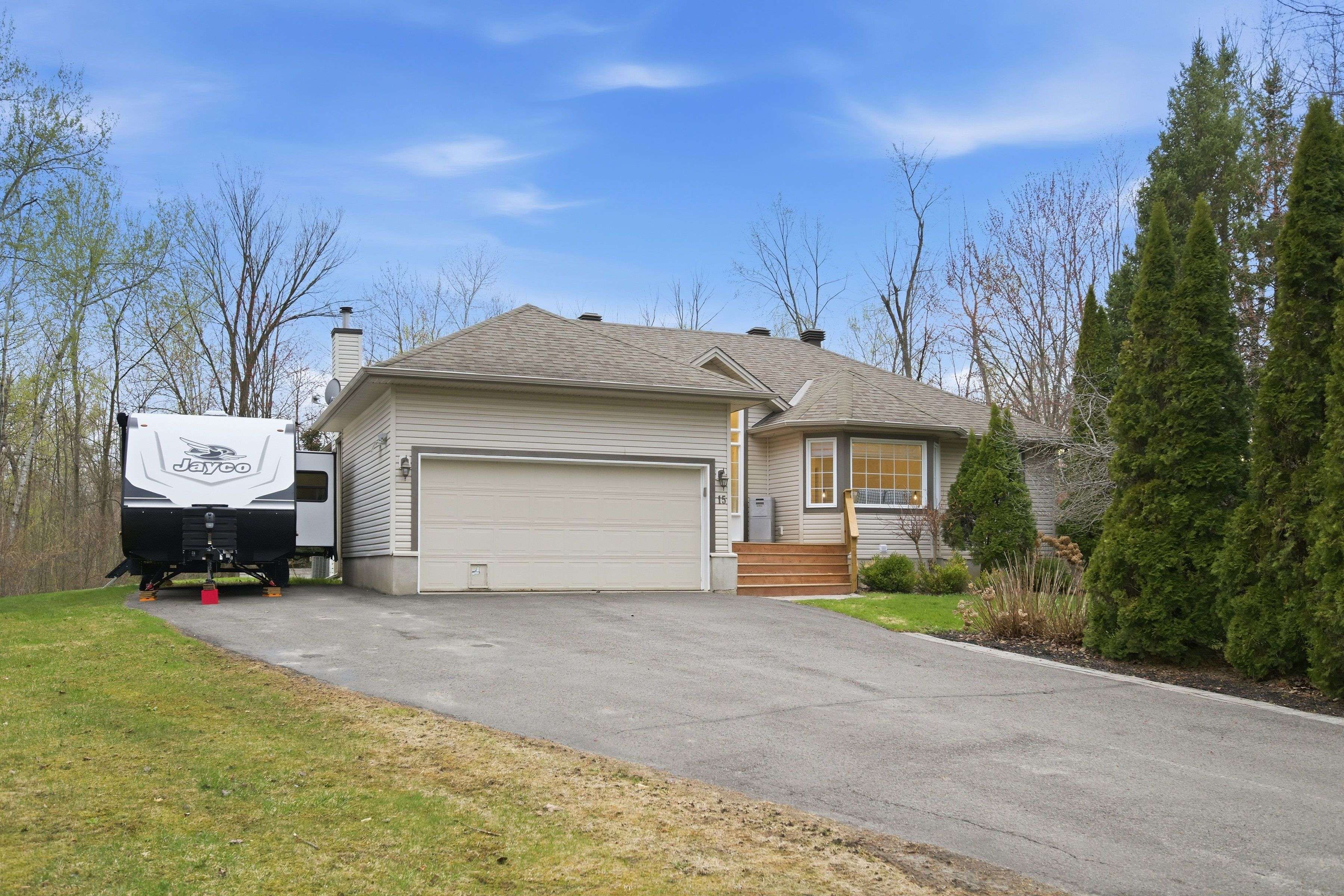 15 Birch DR, North Grenville, ON K0G 1J0