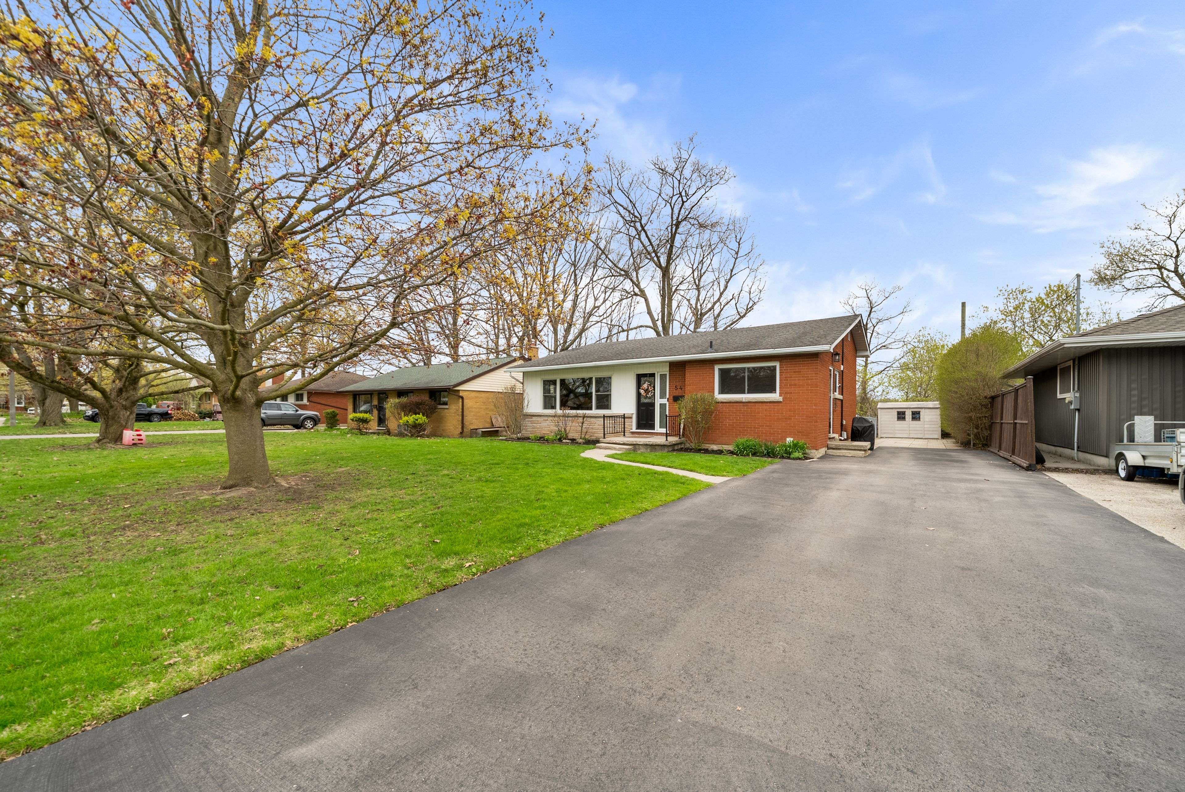 54 Highman AVE, Cambridge, ON N1R 3L7