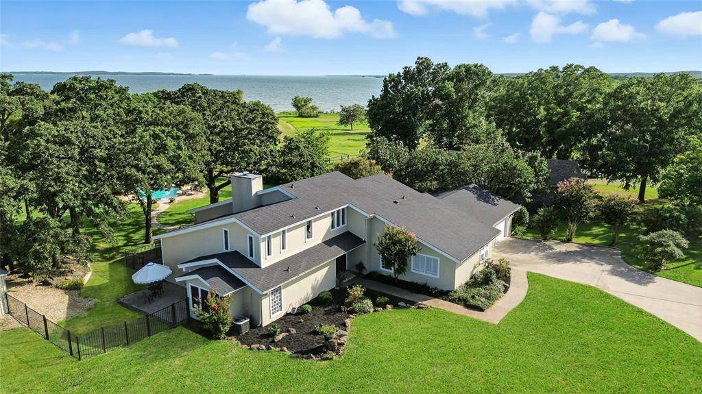 294 Wolfcreek Road, Valley View, TX 76272