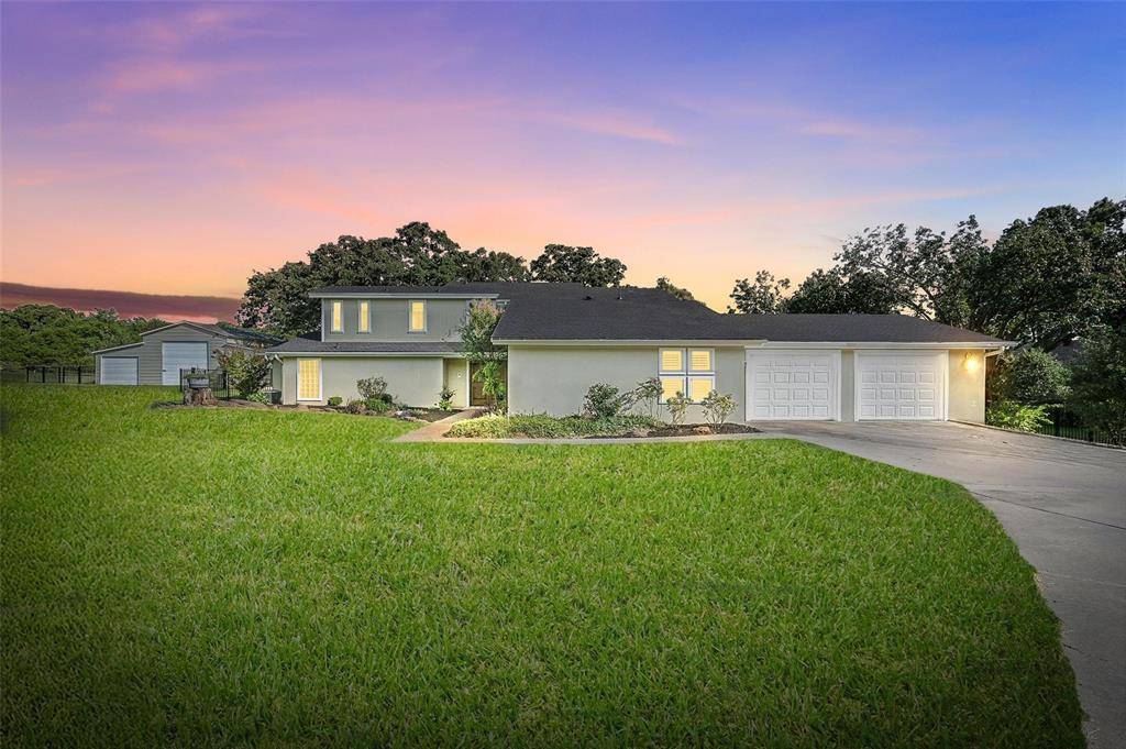294 Wolfcreek Road, Valley View, TX 76272
