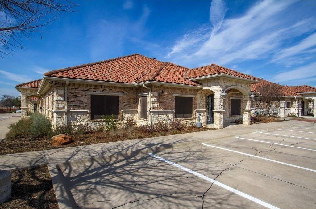 1135 Kinwest Parkway #150, Irving, TX 75063