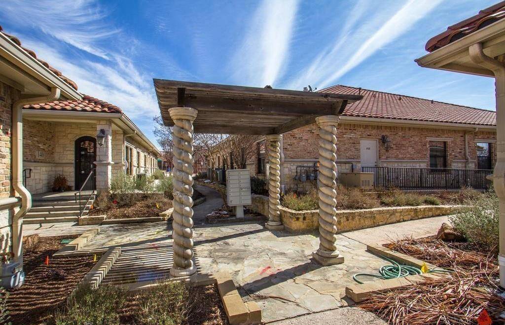 1135 Kinwest Parkway #150, Irving, TX 75063