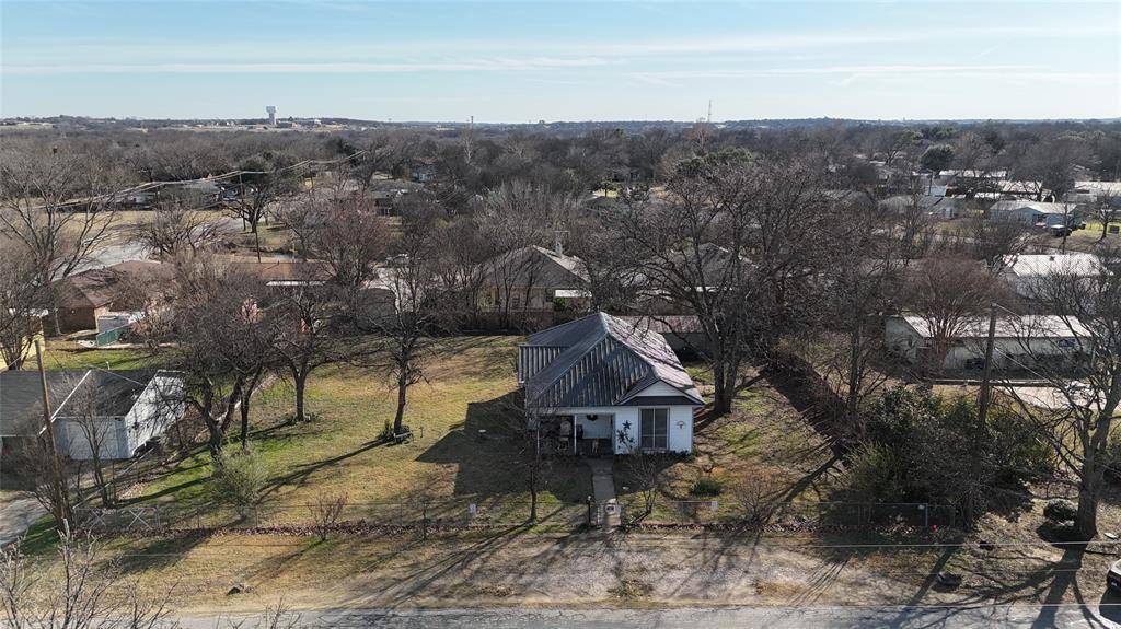 213 W Eldred Street #2, Burleson, TX 76028