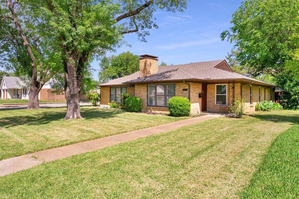 2949 Maydelle Lane, Farmers Branch, TX 75234
