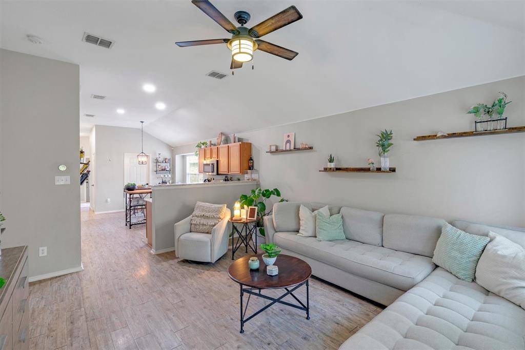 11828 Cottontail Drive, Fort Worth, TX 76244