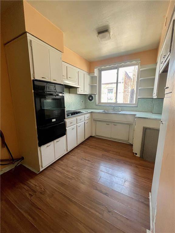 33 Avenue V, Brooklyn, NY 11223
