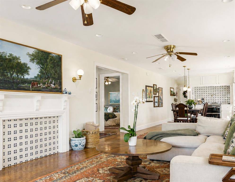 713 W Spring Street, Weatherford, TX 76086